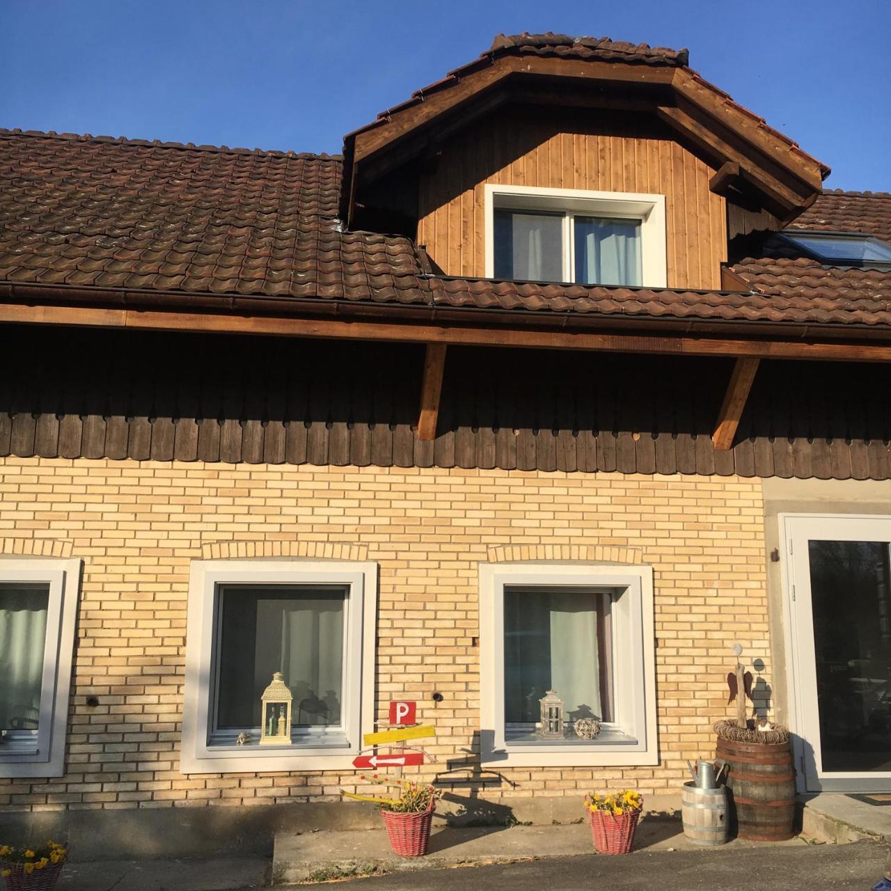 B&B Friedau Nottwil Bagian luar foto